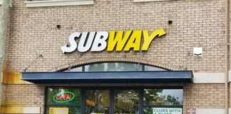 How Old Do You Have To be to Work at Subway? How Old Do You Have To be to Work at Subway